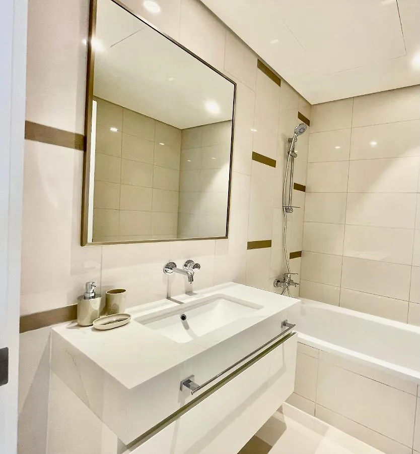 Dar Vacation - Magnificent Palm View White 3Bdr Apartment Dubai