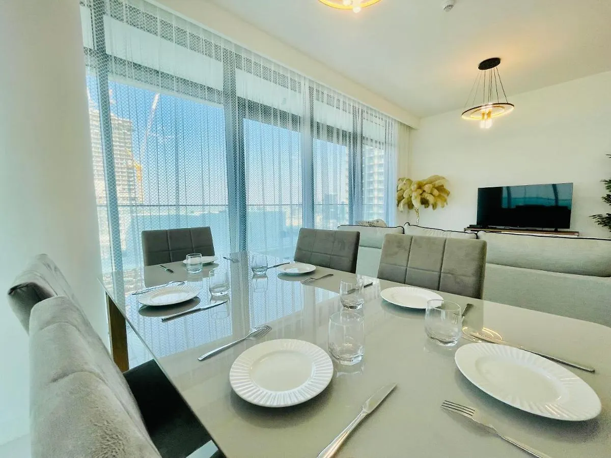 Dar Vacation - Magnificent Palm View White 3Bdr Apartment Dubai 0*,  United Arab Emirates