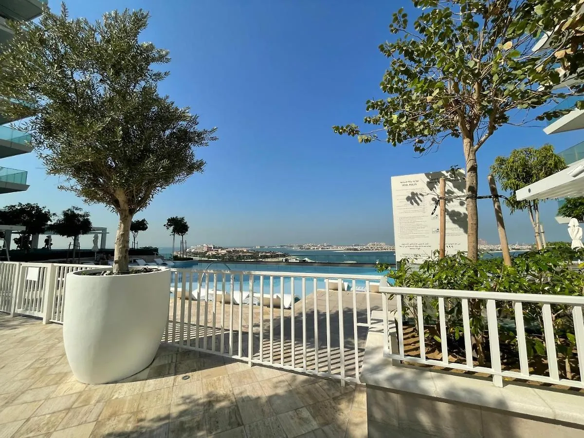 Dar Vacation - Magnificent Palm View White 3Bdr Apartment Dubai 0*,  United Arab Emirates